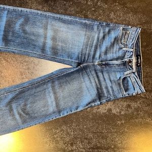 Just Black Denim Women’s Flared Crop Size 28 Mid-Wash Stretchy